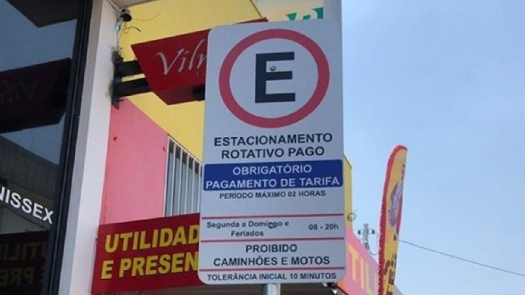 Justiça nega liminar e Área Azul continua suspensa em Caldas Novas