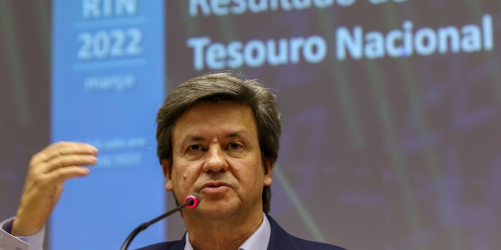 Reajuste linear de 5% a servidores custaria R$ 6,3 bilhões neste ano