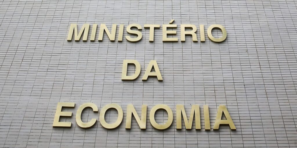 Governo amplia redução do IPI para 35% a partir de maio