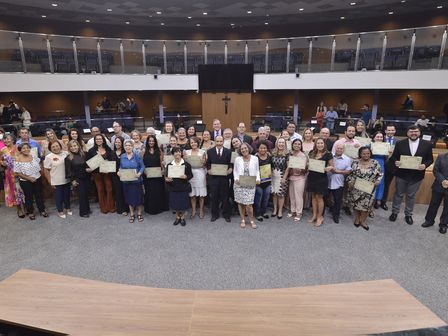 Em sessão especial nessa 2ª-feira, 2, Antônio Gomide e Adriana Accorsi homenagearam os 71 anos da Vila São Cottolengo