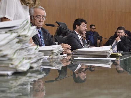 Primeira sessão de maio, hoje, tem 70 matérias na Ordem do Dia