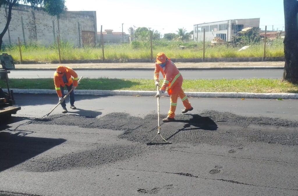 Prefeitura tapa buracos no Vale dos Sonhos, Novo Mundo e mais 12 bairros de Goiânia, nesta terça-feira (03/05)