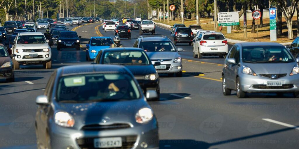 Fenabrave: vendas de veículos automotores têm queda de 6% em abril