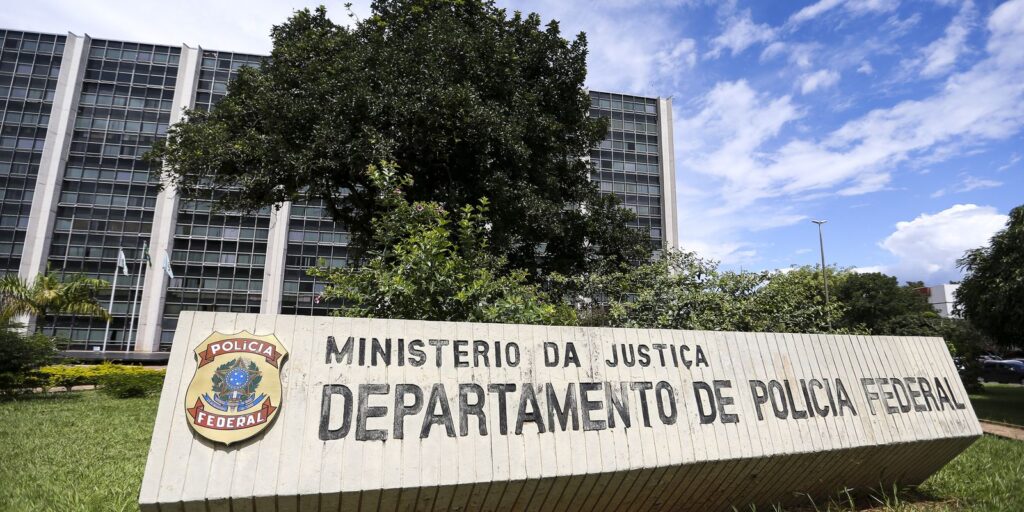PF prende suspeito de divulgar pornografia infantil no Rio