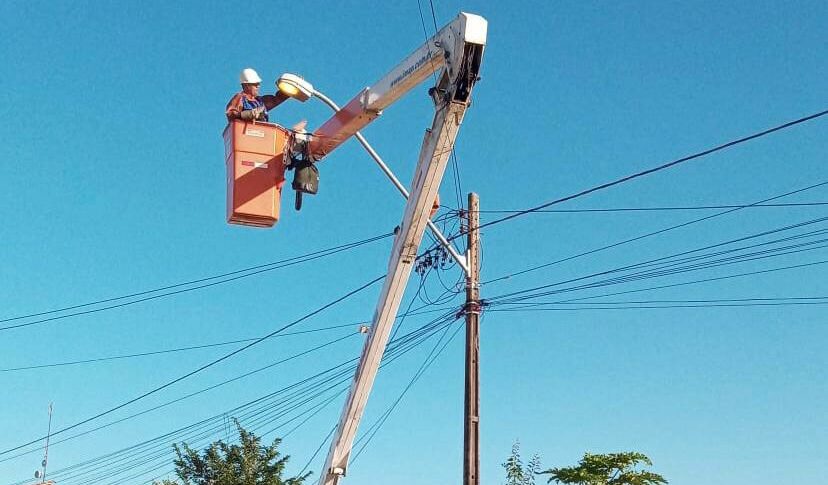 Prefeitura de Goiânia realiza reparos na rede de iluminação pública em 19 bairros, e operação tapa-buracos em 14 setores, nesta quarta-feira (04/05)