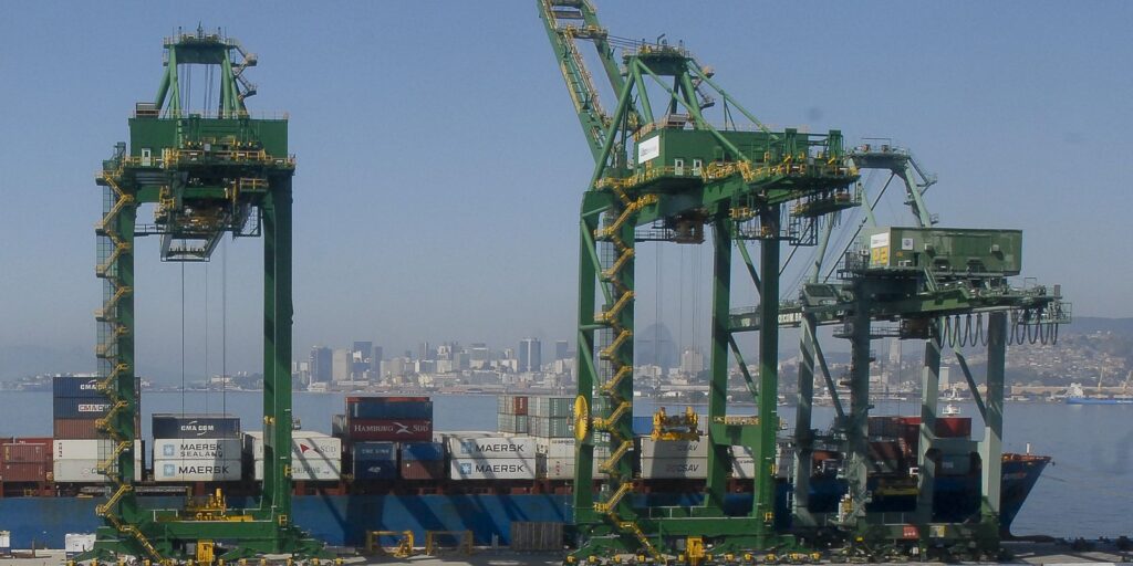 Balança comercial registra superávit de US$ 8,1 bilhões em abril