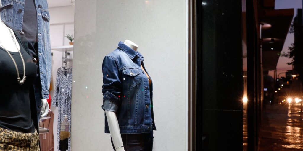 Vendas do varejo crescem 1% de fevereiro para março, diz IBGE