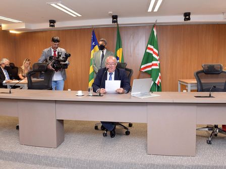 Deliberações da CCJ