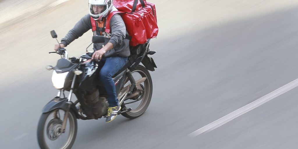 Ipea: Brasil tem 1,5 milhão de motoristas e entregadores de produtos