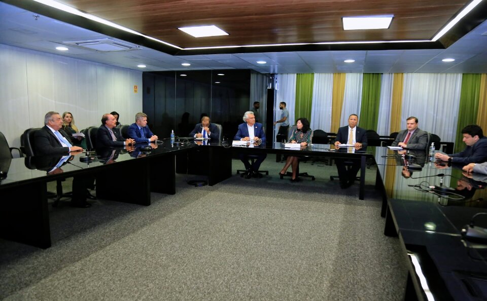 Em Brasília, Ronaldo Caiado busca transparência no processo de venda da Enel Distribuição Goiás