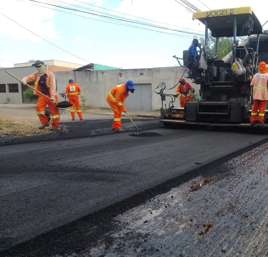 Prefeitura de Goiânia leva asfalto novo para Jardim Curitiba, Recanto das Minas Gerais e Santo Hilário, nesta quarta-feira (11/05)