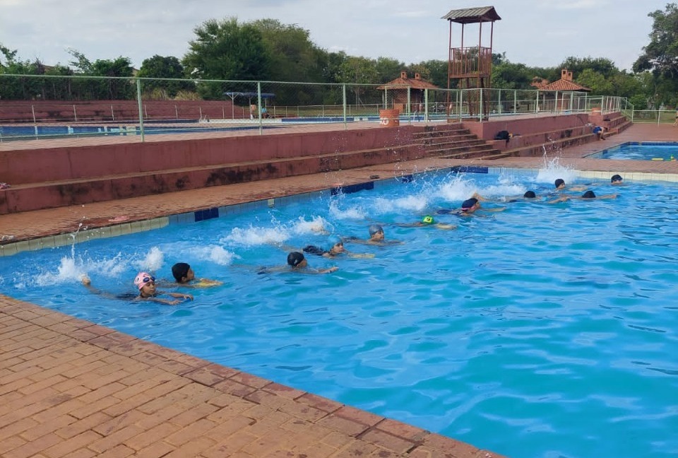 Prefeitura de Goiânia realiza Copa Municipal de Natação, no Clube do Povo, com 160 crianças competidoras inscritas, neste sábado (14/05)
