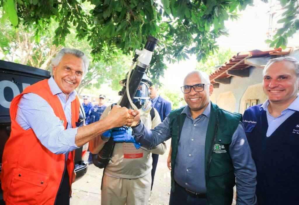 "Combate ao Aedes aegypti só é possível com mobilização social, que envolve poder público e população", destaca Rogério Cruz em ação conjunta com governo estadual para contenção do mosquito