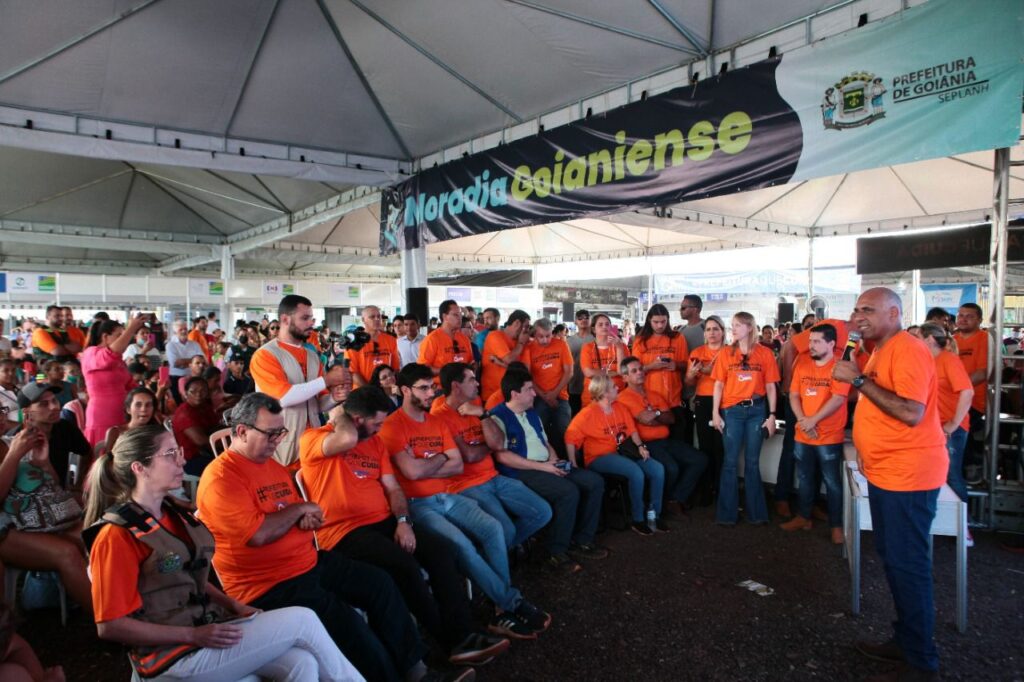 Na 3ª Caravana do Bem – Prefeitura que Cuida, no 5º Mutirão do Governo de Goiás, Rogério Cruz viabiliza moradia a 512 famílias, e afirma: "Ajudamos goianienses a realizar sonhos que pareciam impossíveis"