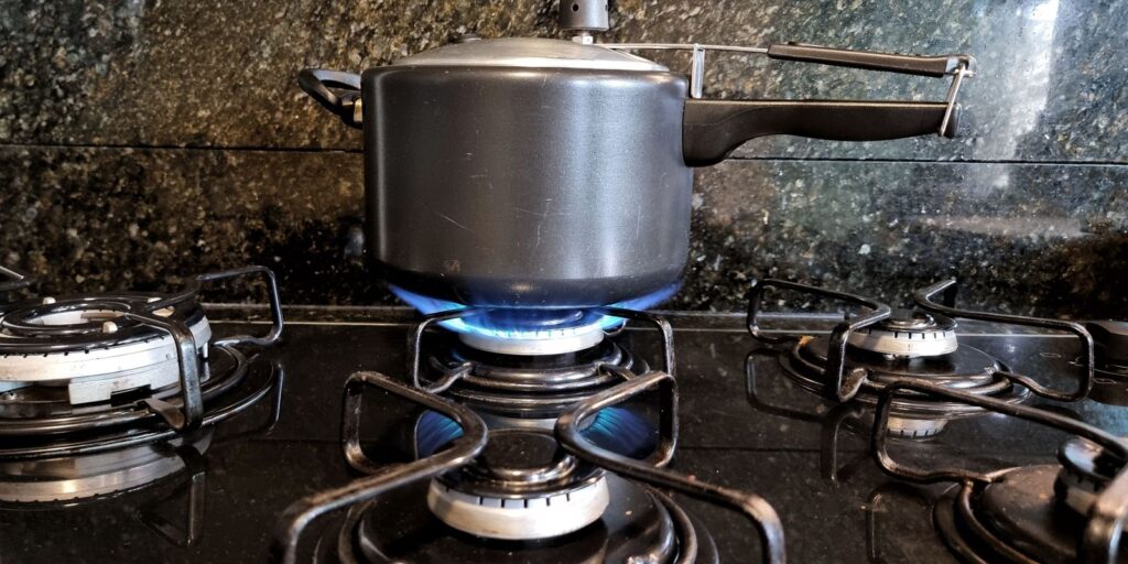 Saiba como evitar acidentes graves com uso de panela de pressão