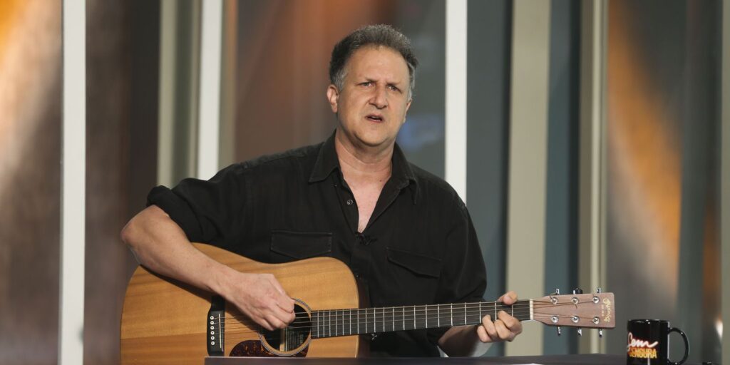 Sem Censura recebe Philippe Seabra, vocalista da Plebe Rude