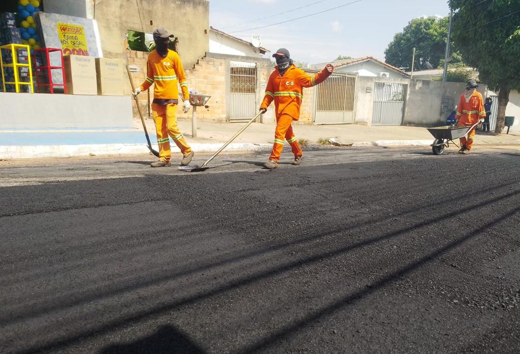 Prefeitura de Goiânia realiza operação tapa-buraco em 10 bairros, reconstrução asfáltica, limpeza de bocas de lobo e serviços de iluminação, nesta segunda-feira (16/05)