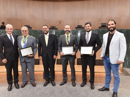 Virmondes presidiu sessão especial entrega de Título de Cidadania Goiana e Medalha Pedro Ludovico, na noite dessa 2ª-feira, 16