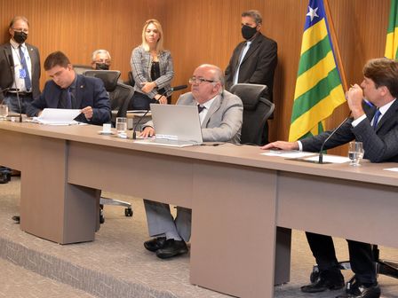 Deliberações da CCJ