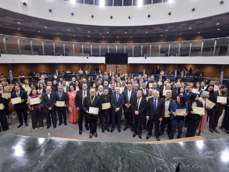 Por propositura de Eduardo Prado, Alego homenageou, nessa 4ª-feira, 18, integrantes da Igreja de Deus