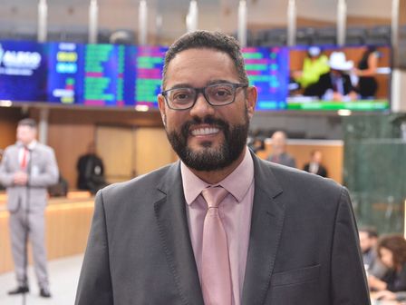 Virmondes Cruvinel apresenta matéria para a criação de programa que promove a inclusão digital e proteção ambiental