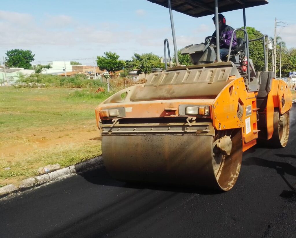 Prefeitura de Goiânia faz manutenção em iluminação, limpeza de bocas de lobo e reconstrução asfáltica em 60 bairros, nesta quinta-feira (19/05)