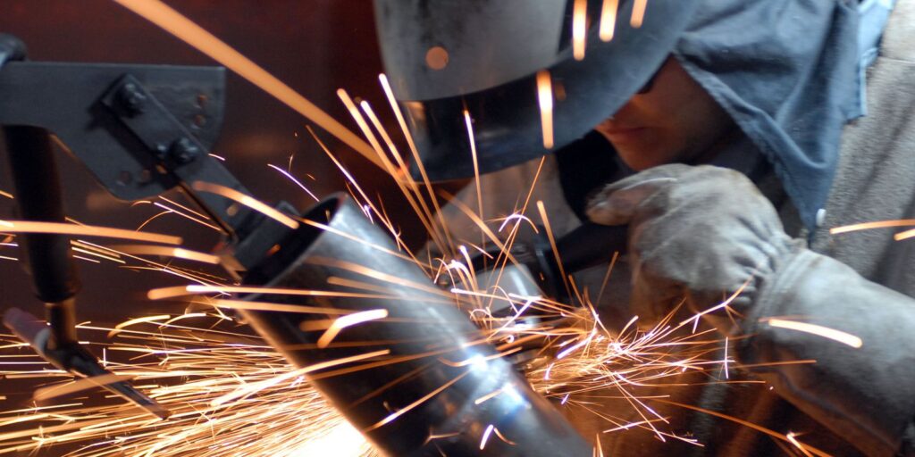 Faturamento da indústria de máquinas tem queda de 11,6% em abril