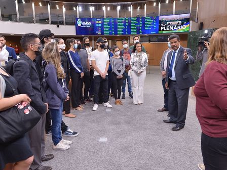 Sob cordenação de Coronel Adailton, Alego sediou, nessa 5ª-feira, 26, encontro com turismólogos em formação pelo IFG