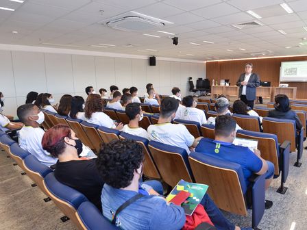 Escola no Legislativo promoveu nesta 2ª-feira a 4º edição do ano, com alunos do Colégio Martins Borges, de Pires do Rio