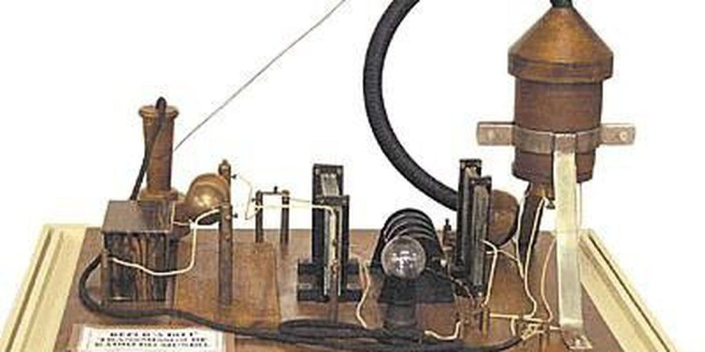 Cem anos do rádio no Brasil: o padre brasileiro que inventou o rádio