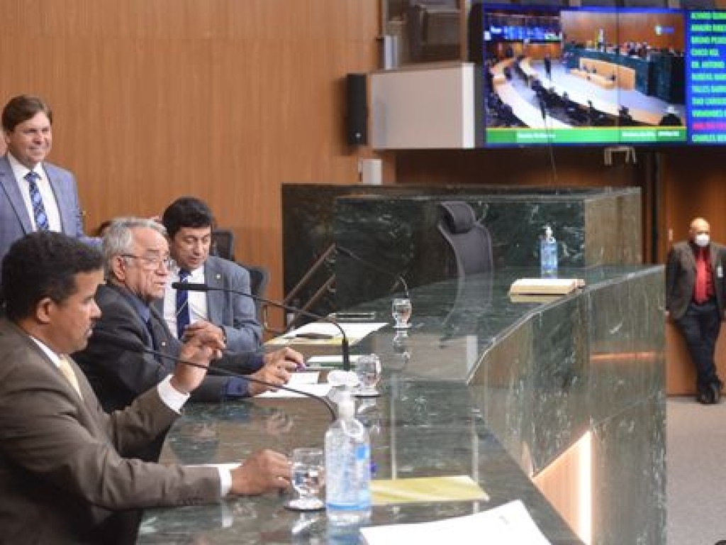 Matérias de deputados avançam, em Plenário, nesta quarta-feira