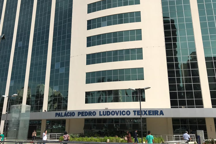 Goiás reduz ICMS sobre combustíveis, energia e comunicacão
