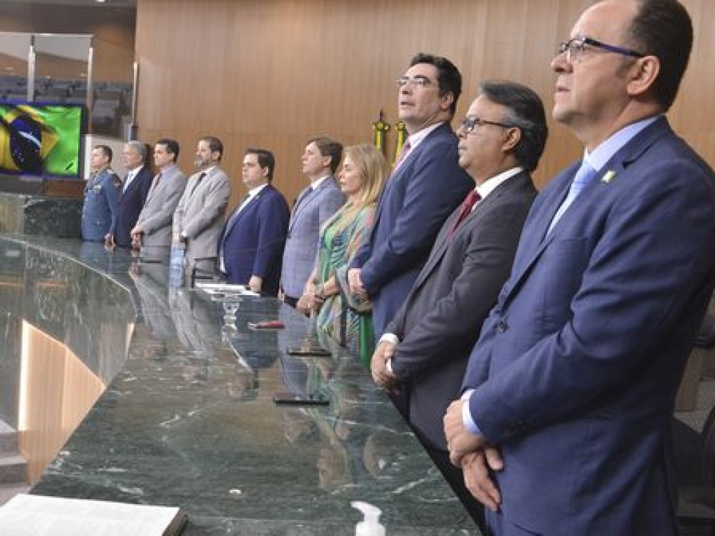 Proposta de Bruno Peixoto, Alego homenageou profissionais da Agência Brasil Central nesta 4ª-feira, 29