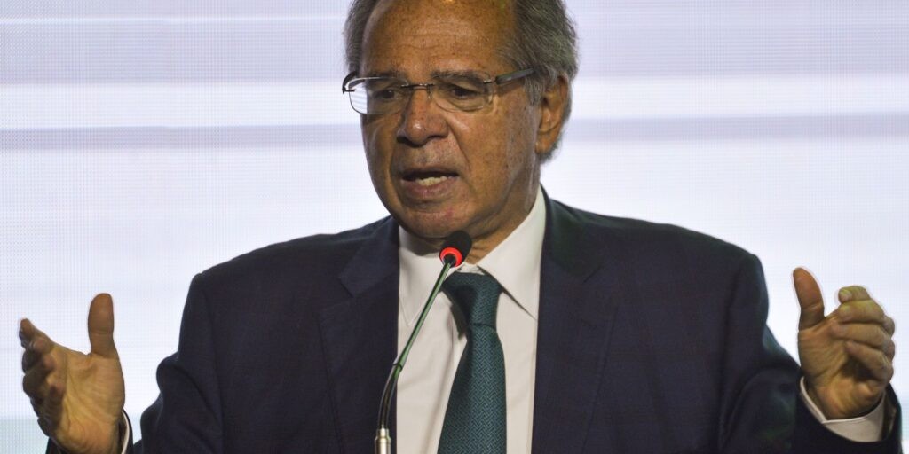 Brasil crescerá entre 3% e 4% nos próximos anos, diz ministro