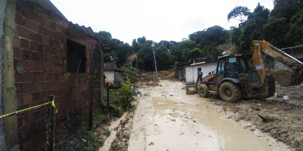 Número de mortos por chuvas em Pernambuco sobe para 120
