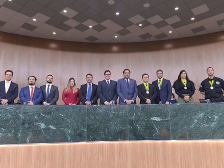 Deputado Talles Barreto homenageou atiradores desportistas em sessão solene na noite dessa quinta-feira, 2