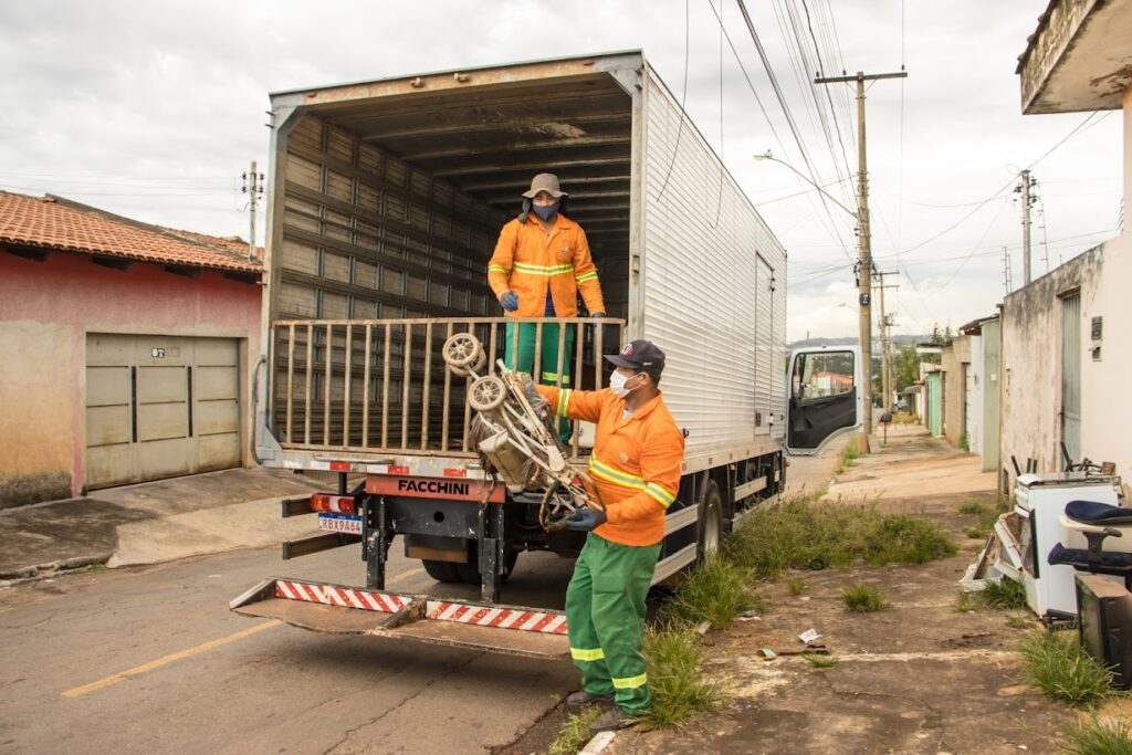 Prefeitura de Goiânia pede que moradores utilizem Cata-Treco e Ecopontos para ajudar manter cidade limpa