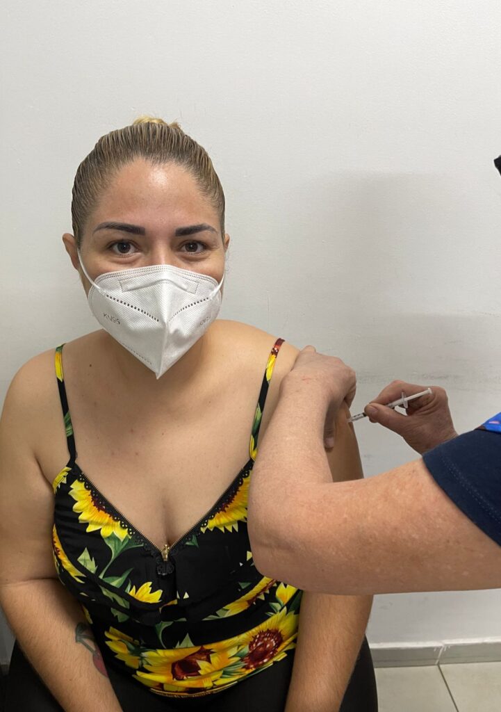 Prefeitura de Goiânia inicia aplicação de 2ª dose de reforço em pessoas com idade a partir dos 50 anos e trabalhadores da saúde