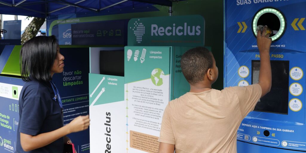 Dia do Meio Ambiente tem mutirão de limpeza no Aterro do Flamengo