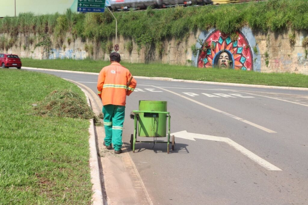 Prefeitura de Goiânia leva serviços de varrição e higienização a 140 bairros, nesta segunda-feira (06/06)