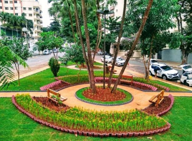 Prefeitura de Goiânia faz limpeza e manutenção diária em 1,3 mil praças, que são opções de lazer