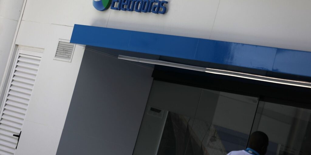 Reserva de ações da Eletrobras com recursos do FGTS acaba às 12h