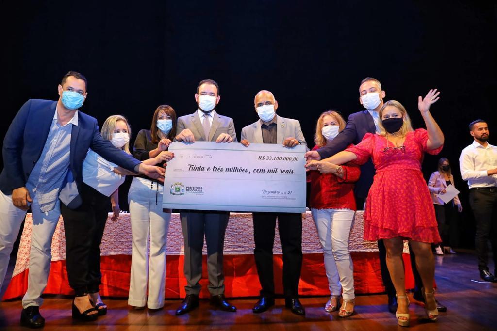 Em 17 meses, Rogério Cruz inaugura quatro Cmeis, investe R$ 33 milhões em reforma de unidades, e concede reajuste de 15% para servidores