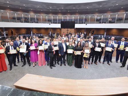Delegado Eduardo do Prado homenageou advogados em sessão solene especial na noite dessa 4ª-feira, 8
