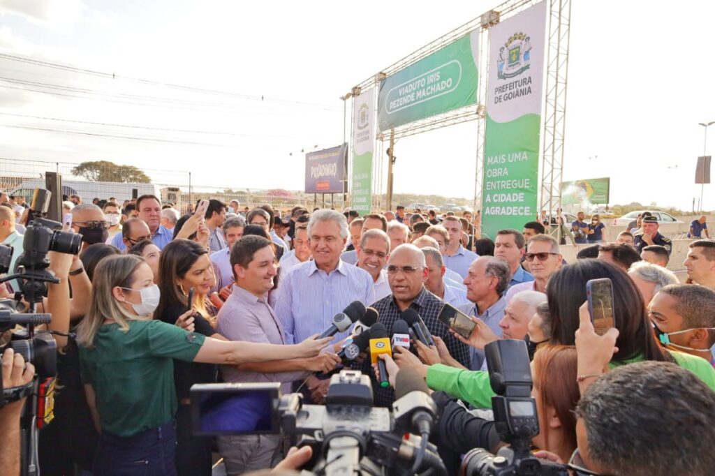 Rogério Cruz conclui mais uma obra, e inaugura Viaduto Iris Rezende Machado, quarto entregue na atual gestão, estrutura por onde vão circular 150 mil veículos por mês