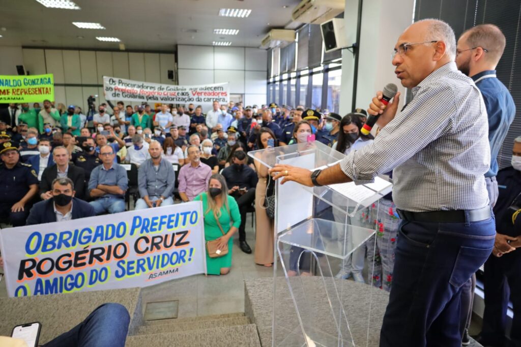 Rogério Cruz sanciona lei que atualiza planos de carreira da Guarda Civil Metropolitana, Procuradoria e de servidores operacionais