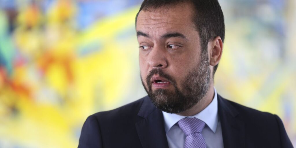 Equipe do governador do Rio é atacada a tiros no norte do estado