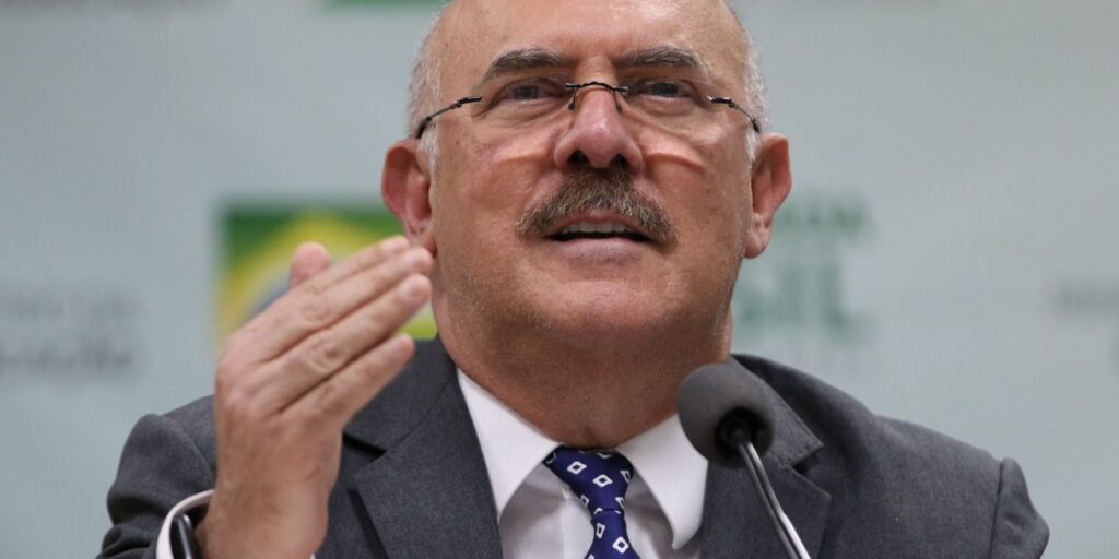 Ex-ministro da Educação passará por audiência de custódia em SP