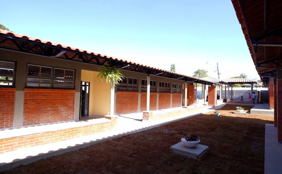 Caiado destina R$ 9,9 milhões em investimentos para escolas estaduais em Goiânia