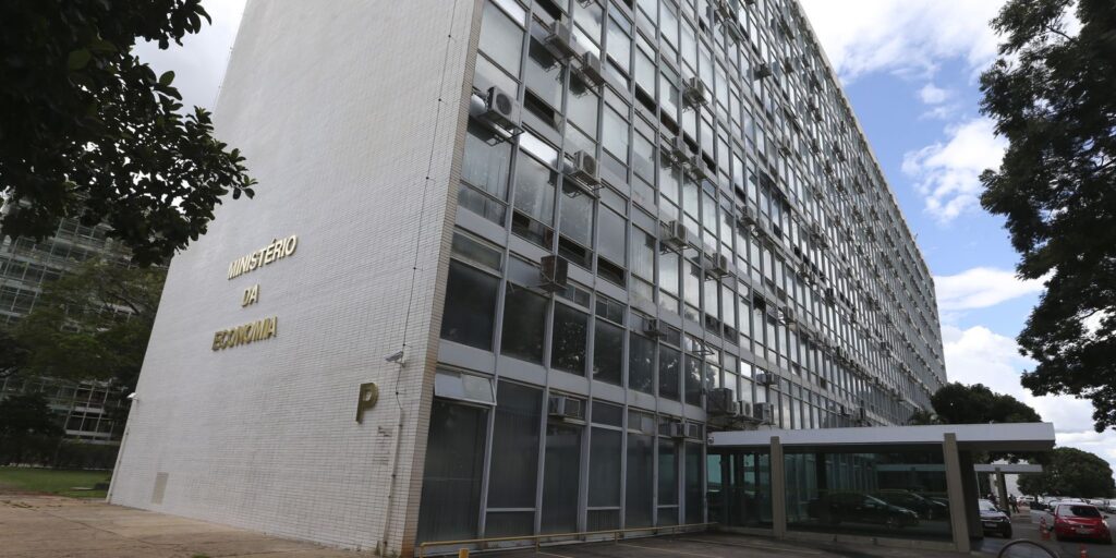 CMN fixa em 3% a meta de inflação para 2025